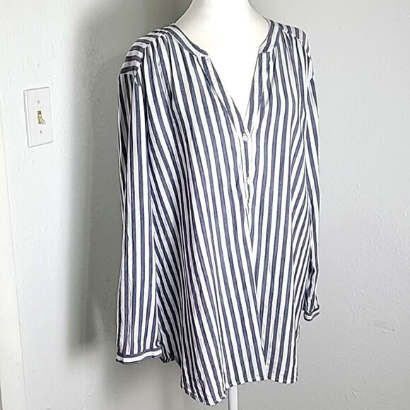 Old Navy Blue & White Stripe Pullover Longsleeve Top, Size XL - Picture 2 of 8